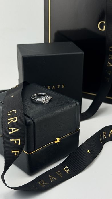 Кольцо в стиле "GRAFF"  Pt 950 1,82 ct