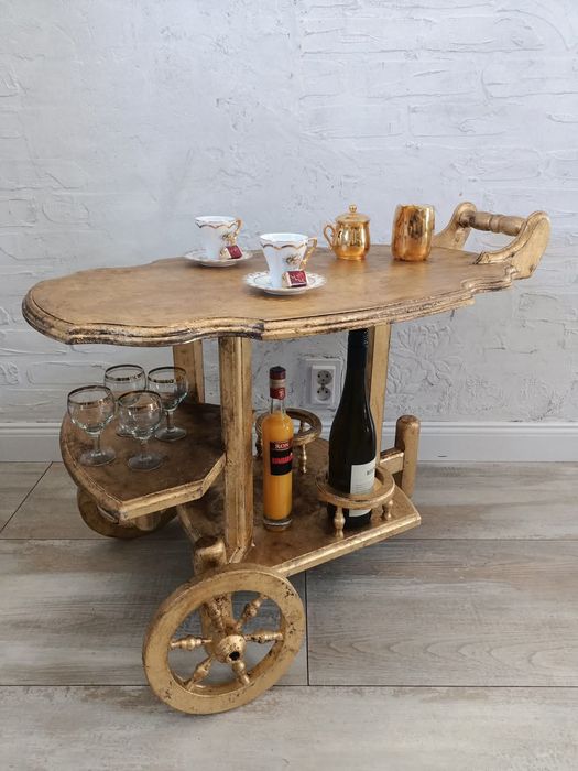 Barek na kółkach, postarzane złoto