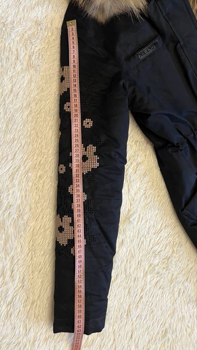 Парка чорна з вишивкою