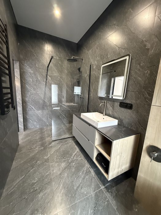 Будинок з газом в Стоянці! Закрите котеджне містечко з озером!