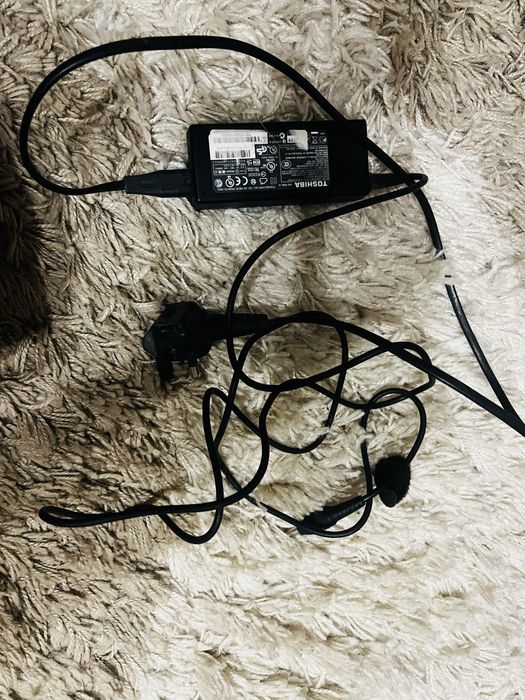 Toshiba 19v блок живлення, зарядка для ноутбука