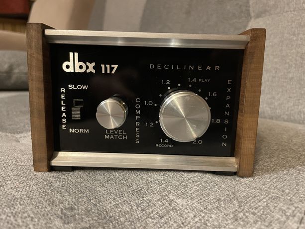 Dbx 117 compressor