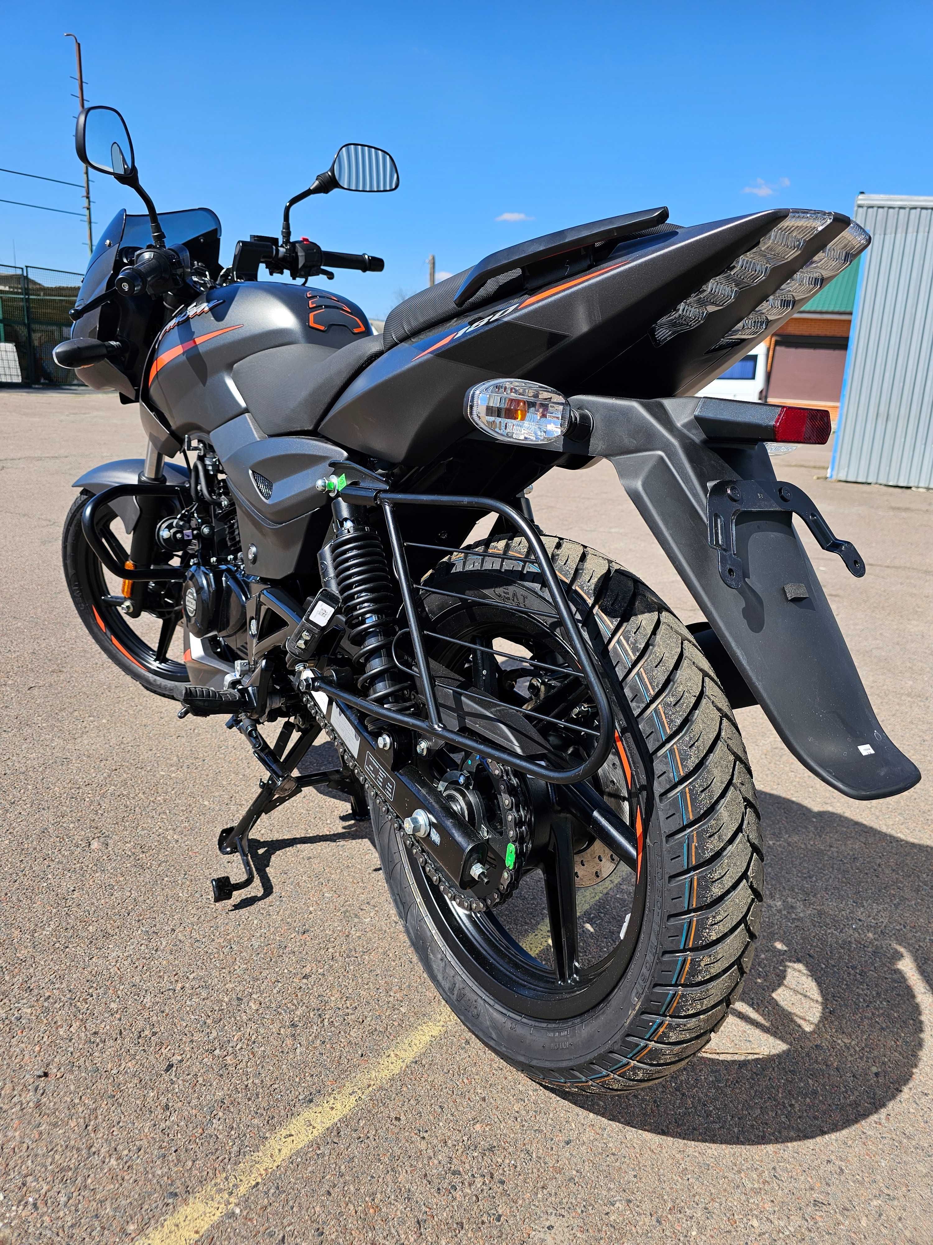Мотоцикл Bajaj Pulsar 180