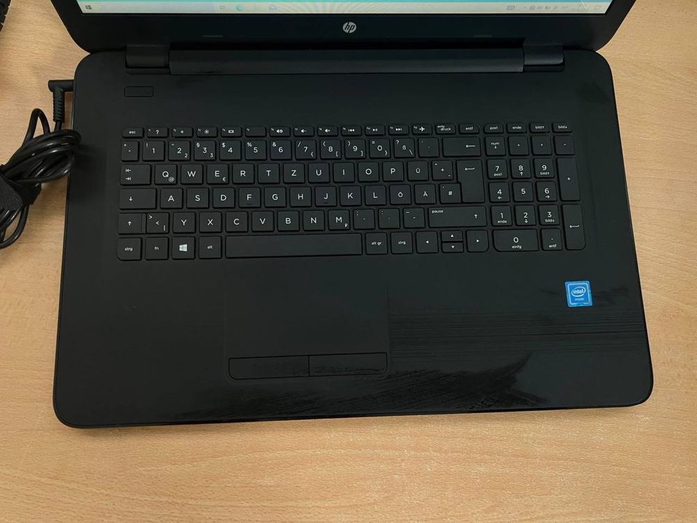 Ноутбук HP 17 / Celeron N3060 / 4 ГБ / 700 ГБ HDD