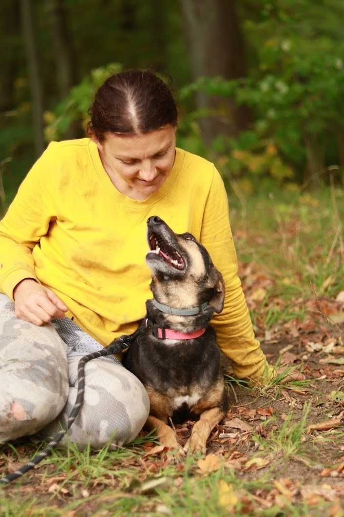 DAJLA - delikatna, filigranowa,l lubi KOTY. [FILMIKI}