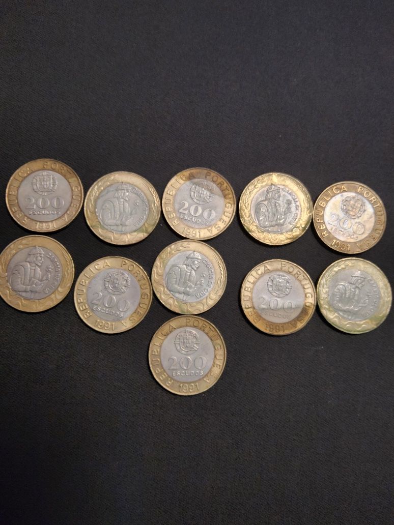 10 moedas de 200 escudos 1 de 100