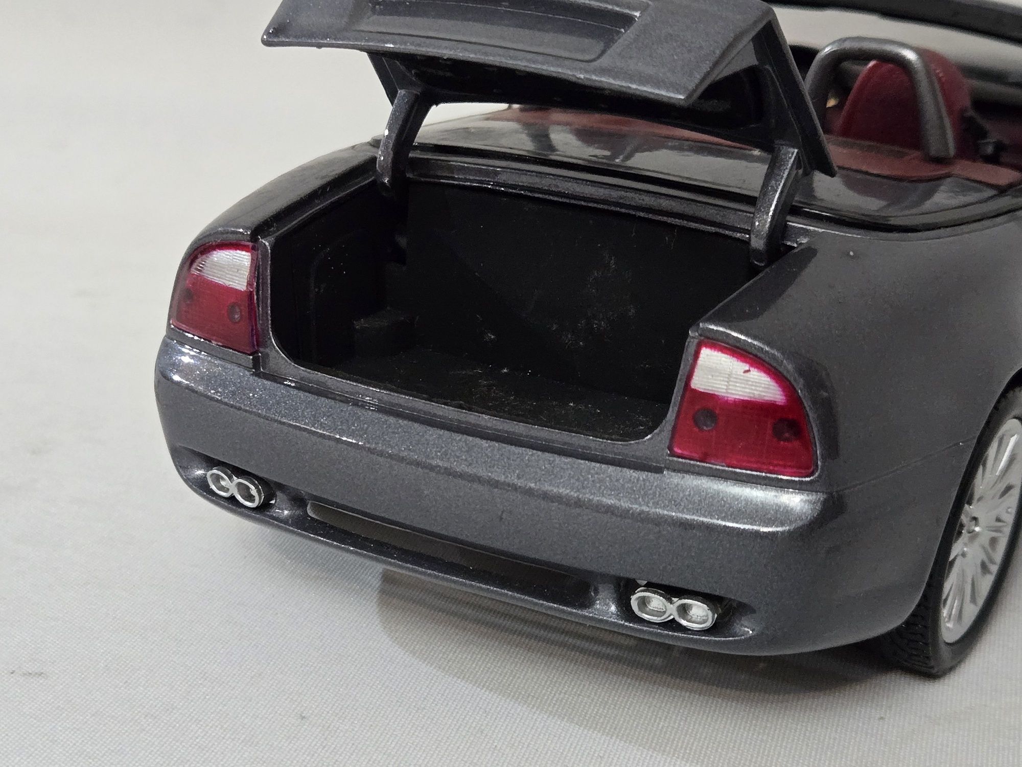 Miniatura Maserati Spider 1/18