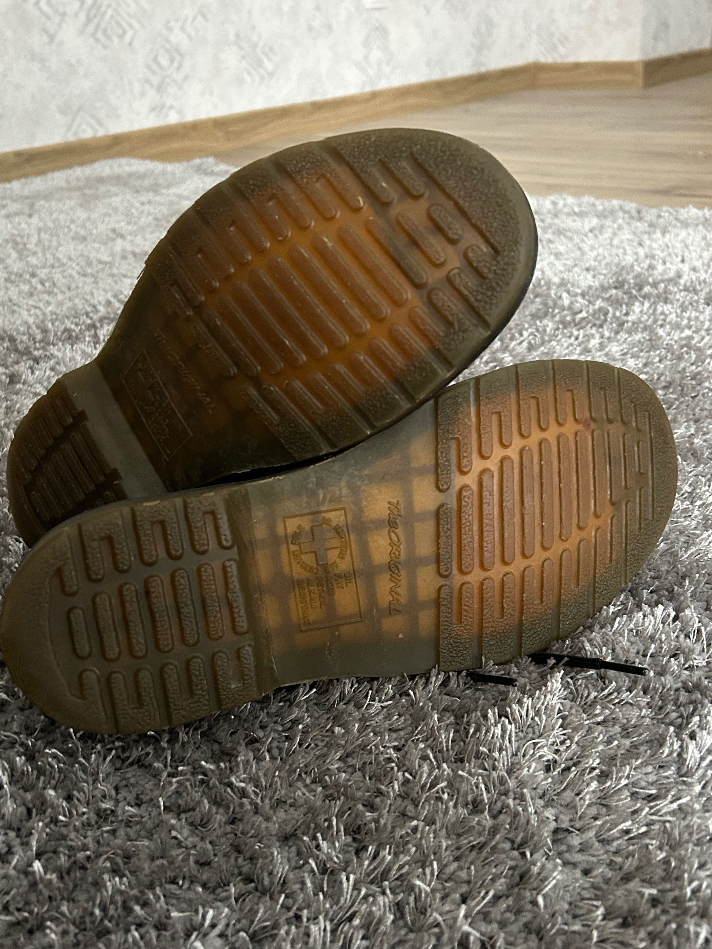 Чоловіче взуття Dr.Martens,Doc’s