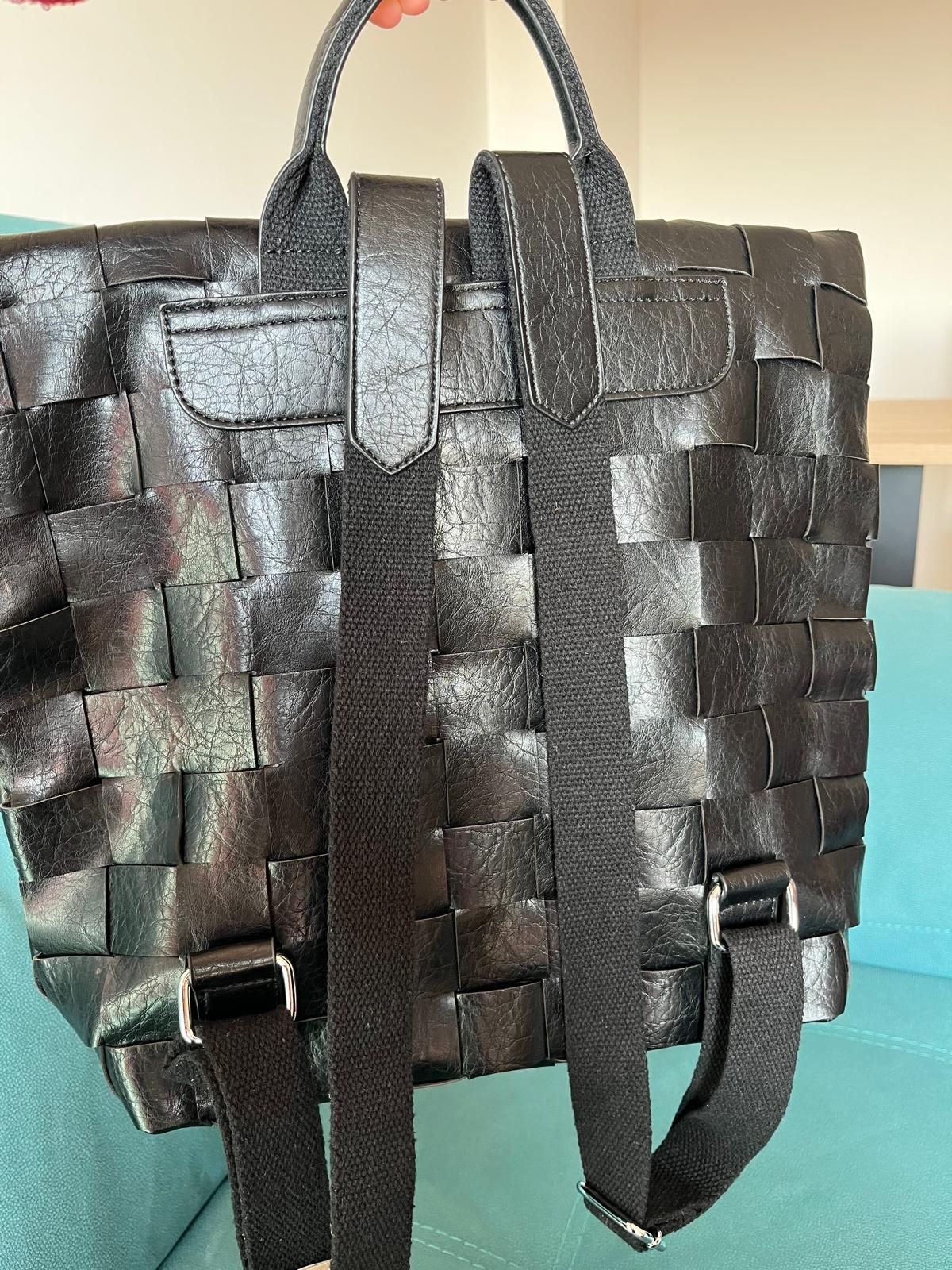 Mochila nova com etiqueta