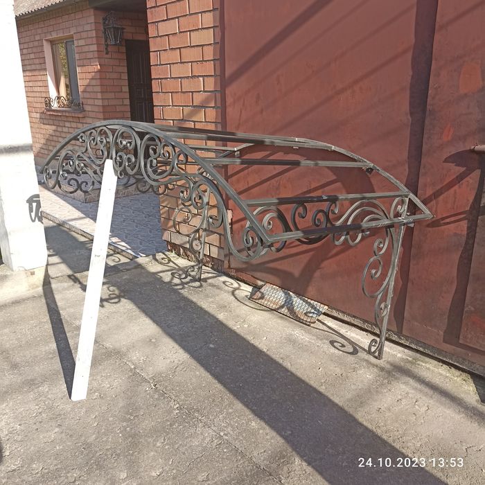 Ковані вироби лавки з спинкою,без спинки , боковини  столів та лолавок