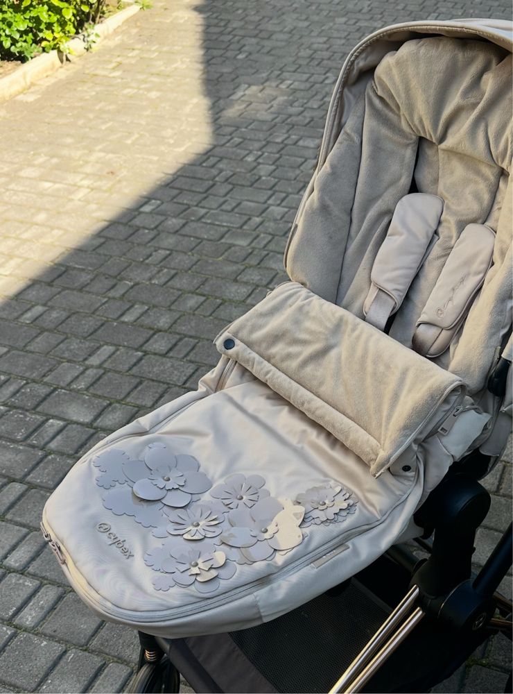 Зимовий чохол дня ніг Cybex Priam Mios 4.0 Simply Flowers Beige