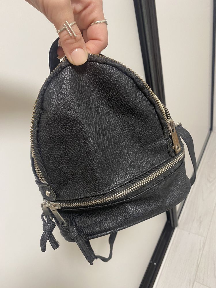 Стильний міні рюкзак сумка Stradivarius.