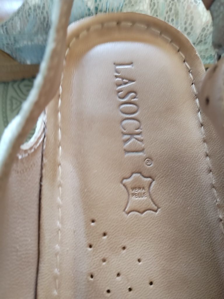Sandaly skorzane Lasocki.