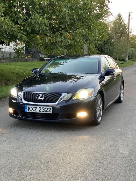 Продам LEXUS GS-300.