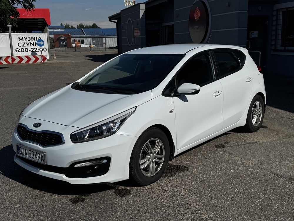 Sprzedam samochód kia ceed 2016 r. 1.6