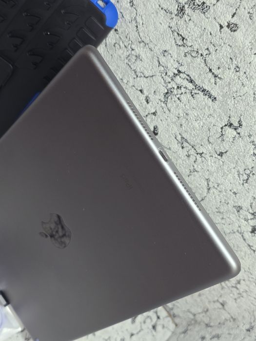 Apple ipad 8 (A2270)