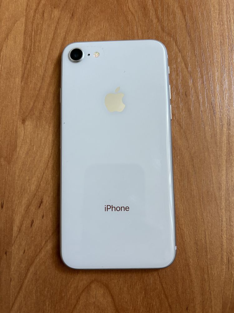 Iphone 8 zadbany 100  procent sprawny