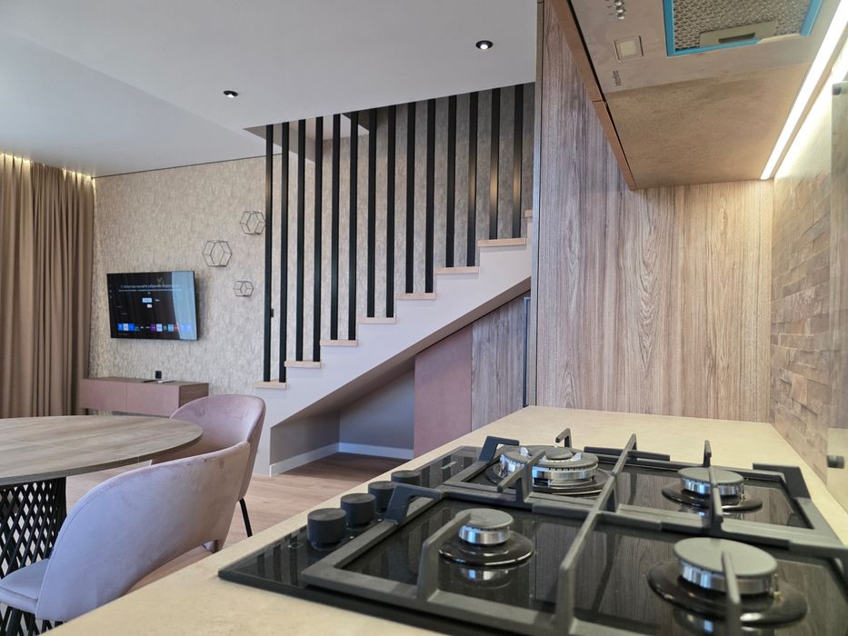 Первая аренда нового современного дуплекса в городке «Золотые Ключи»