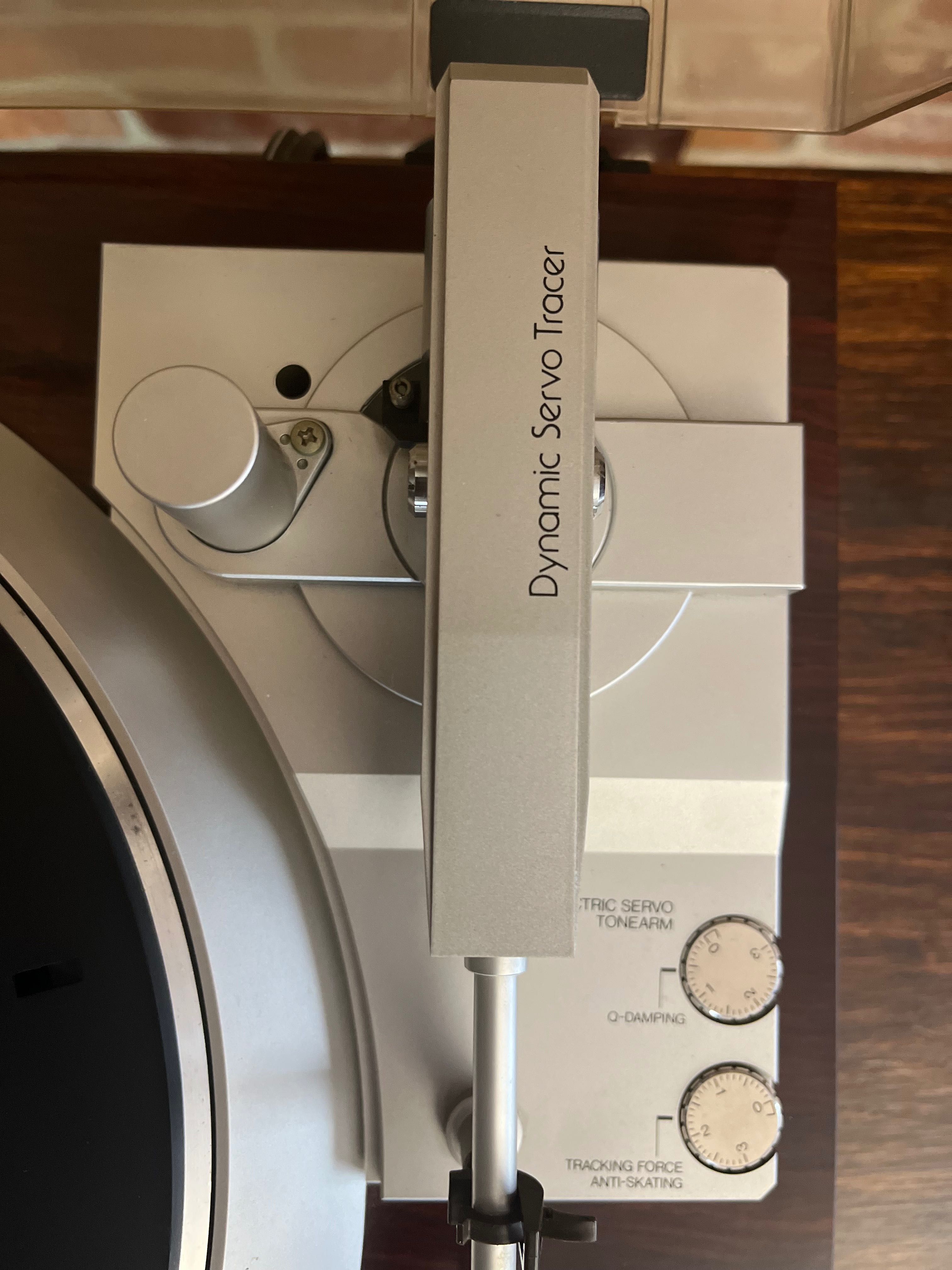 Gramofon Denon DP-65F