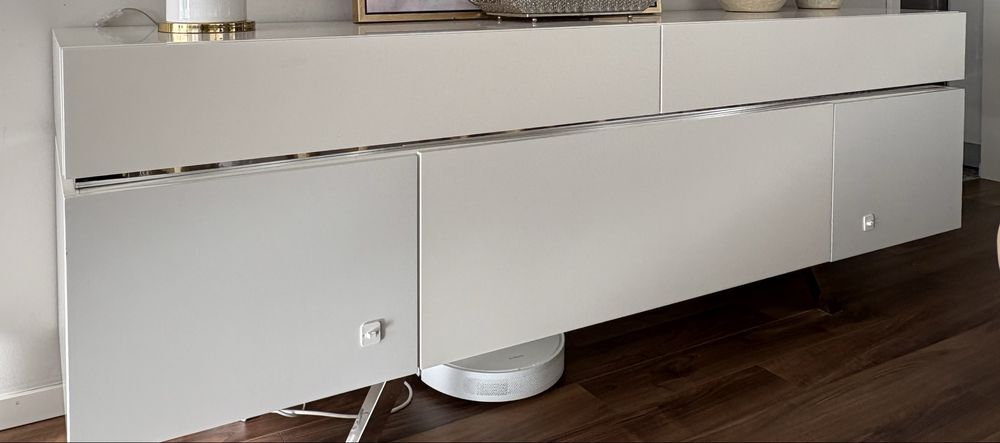 Aparador lacado branco- laskasas com 2 gavetas e 3 portas