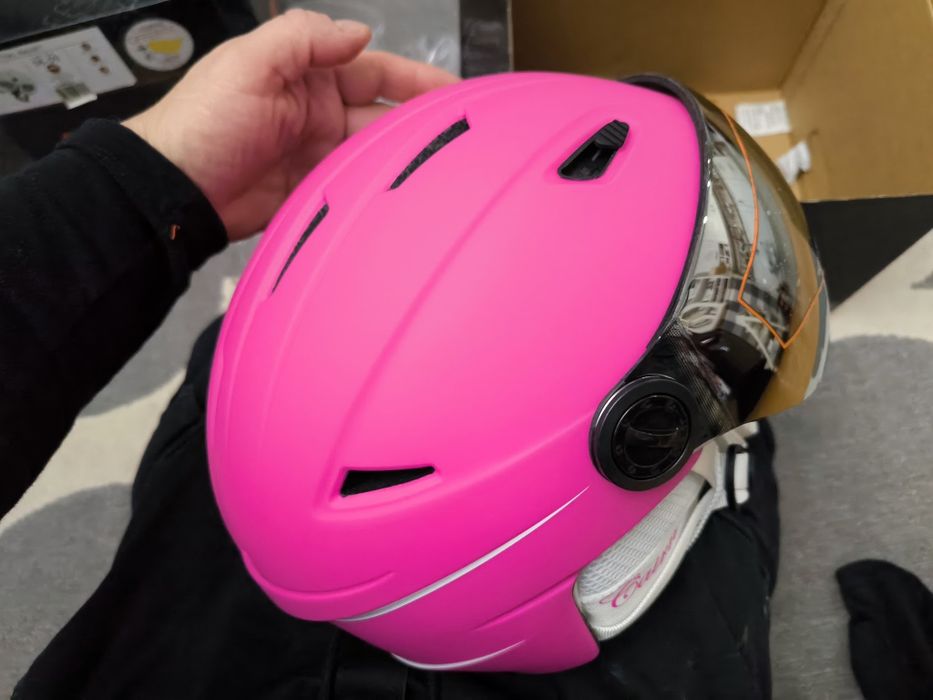 Nowy kask narciarski snowbordowy z przyłbicą,szybą.Firmowy Cairn 59-60