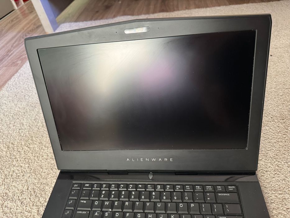 Sprzedam laptop Alienware 15 R3 i5/GTX 1060/16 GB RAM/SSD 250GB+HDD1TB