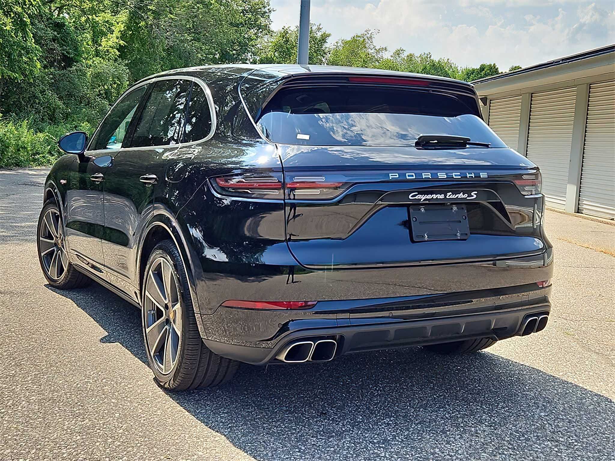 Porsche Cayenne Hybrid 2022