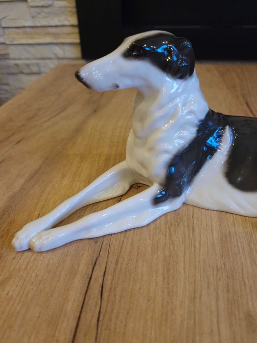 Rosenthal - piękna figurka charta proj. M Valentin , pies , porcelana