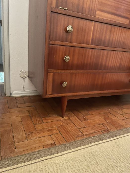 Móvel de Quarto com Roupeiro