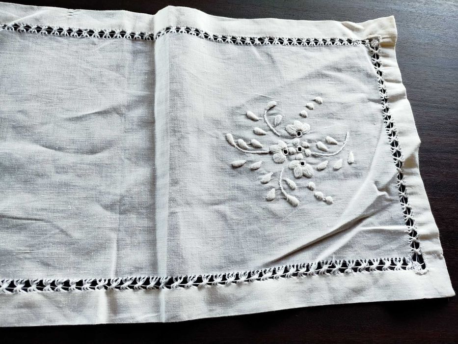 Dois panos bordados