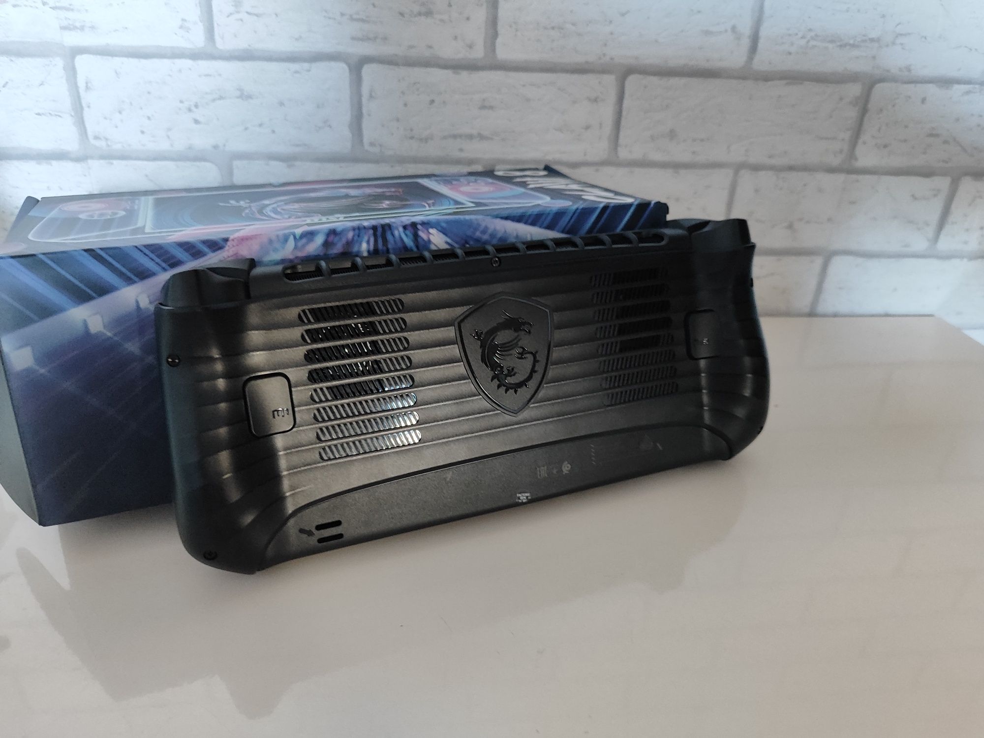 MSI Claw 8 ai+ najnowszy model