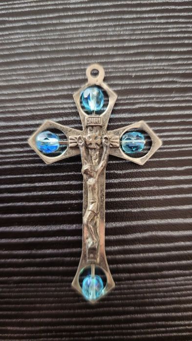 Sprzedam krzyżyk crucifix