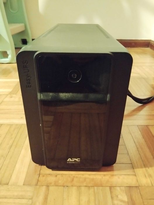 APC Easy UPS 1600w