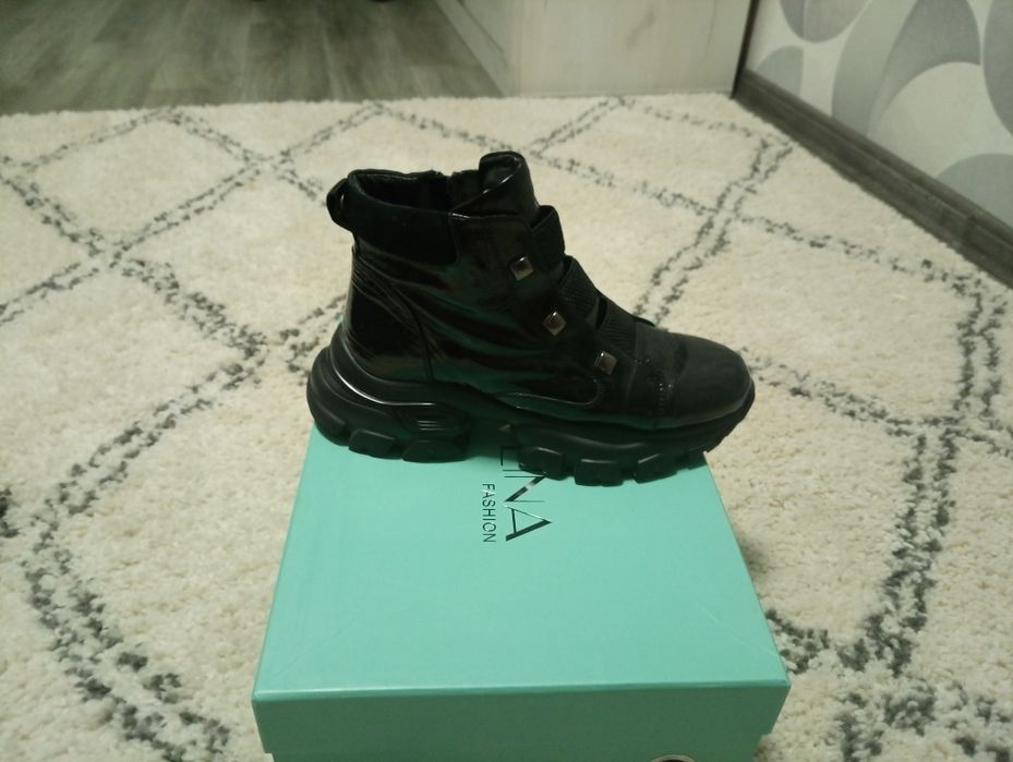 Ботінки нат.лак .