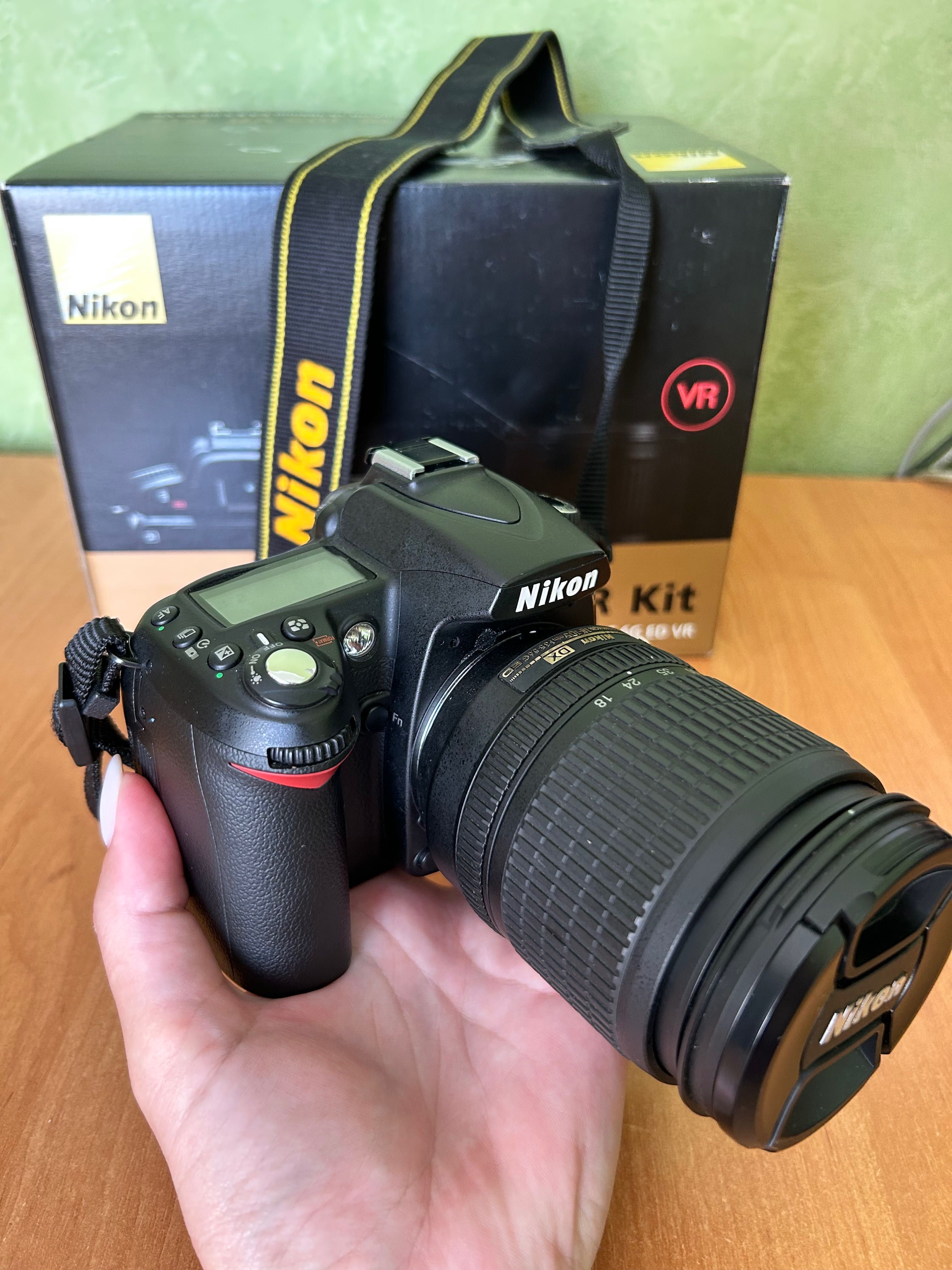 Фотокамера цифрова дзеркальна Nikon D90 Kit 18-105VR, сумка, карта.
