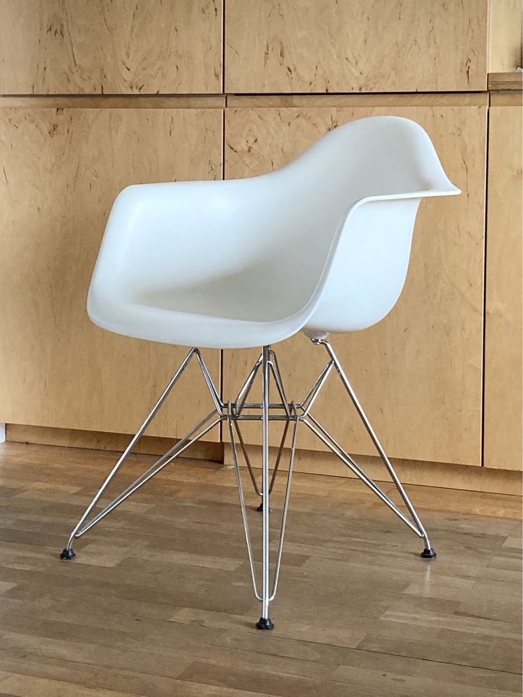 krzesła Vitra Eames DAR, fotele, design
