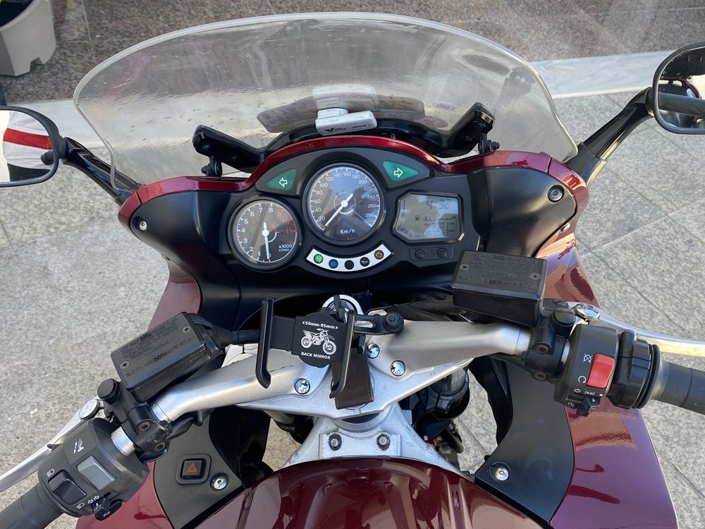 Yamaha FJR 1300……