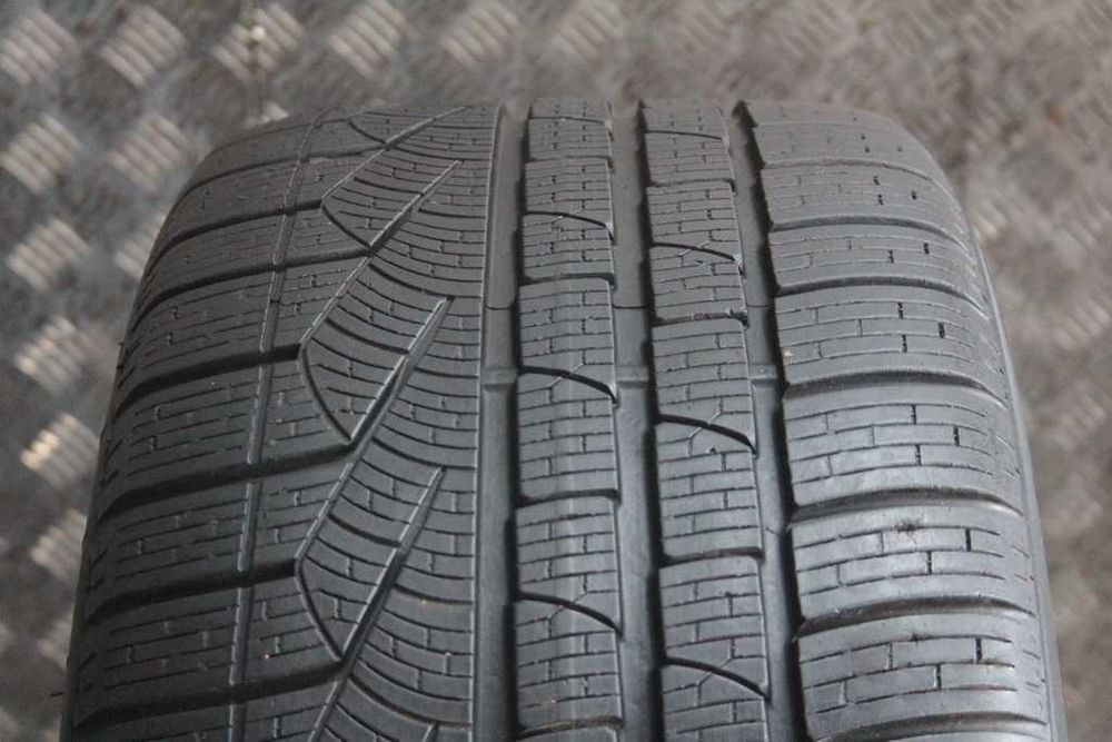 255/40/18 Pirelli Sottozero 3 255/40 R18 99V XL MO 21r