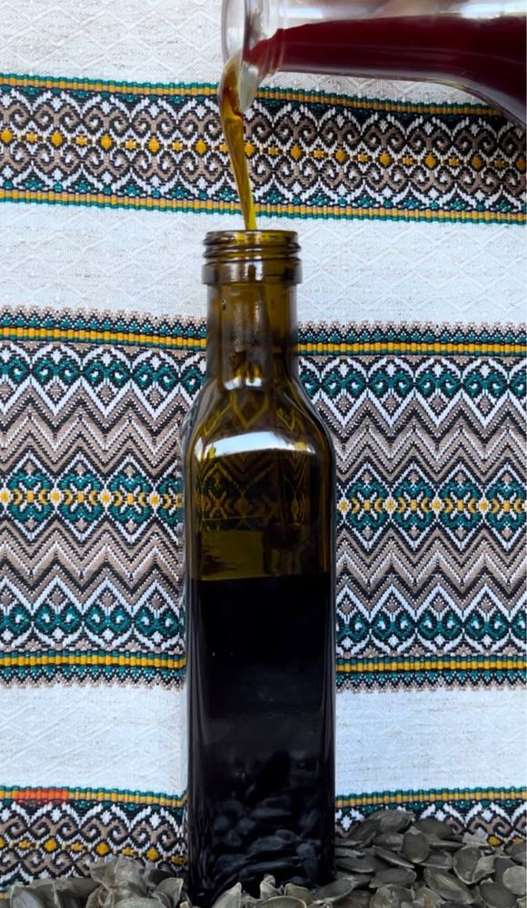 Гарбузова олія з білого насіння, вирощеного своїми руками ціна 1л