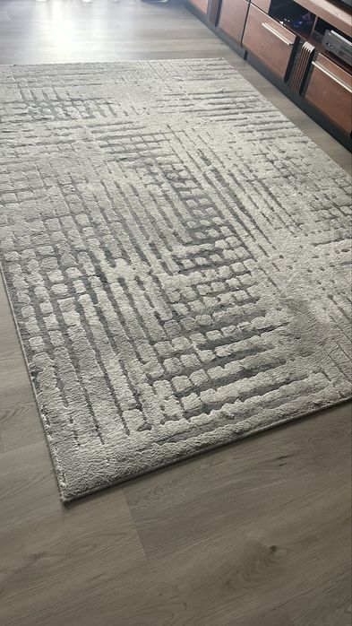 Sprzedam dywan  kolor szary