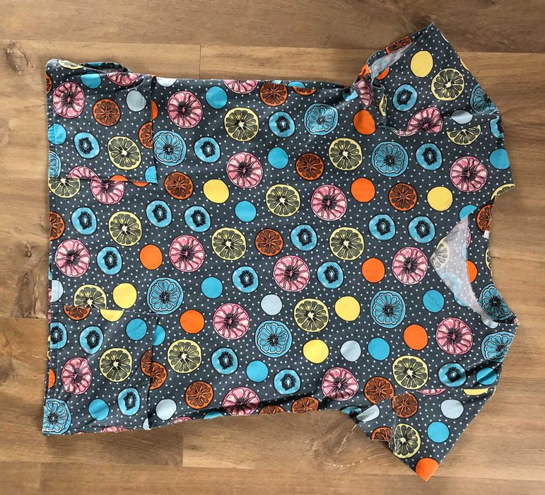 Bluzki medyczne R.M ( 38 )uniform, mundurek, fartuch, białe, granatowe