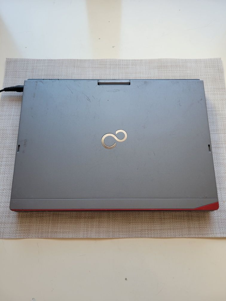 Ноутбук трансформер Fujitsu Lifebook T726