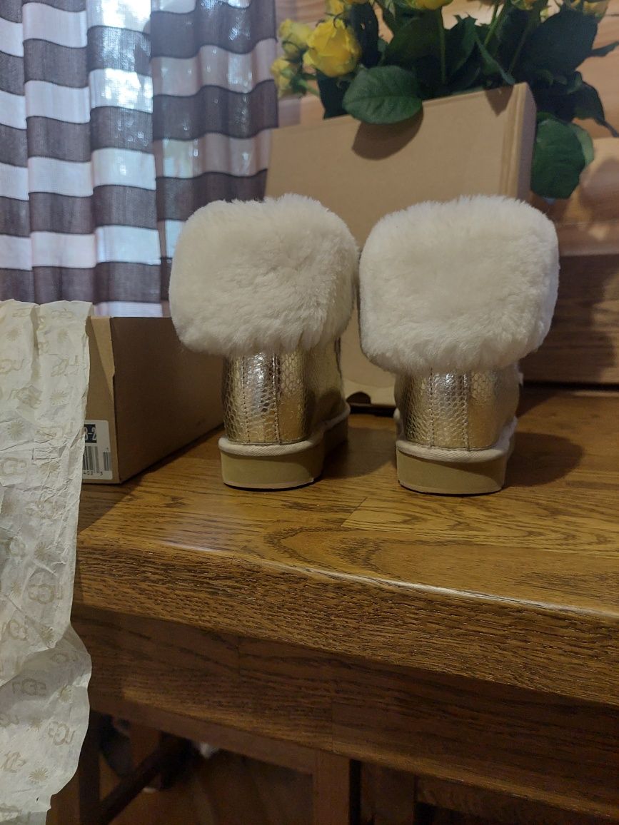 Угги,Ugg продам 36 размер