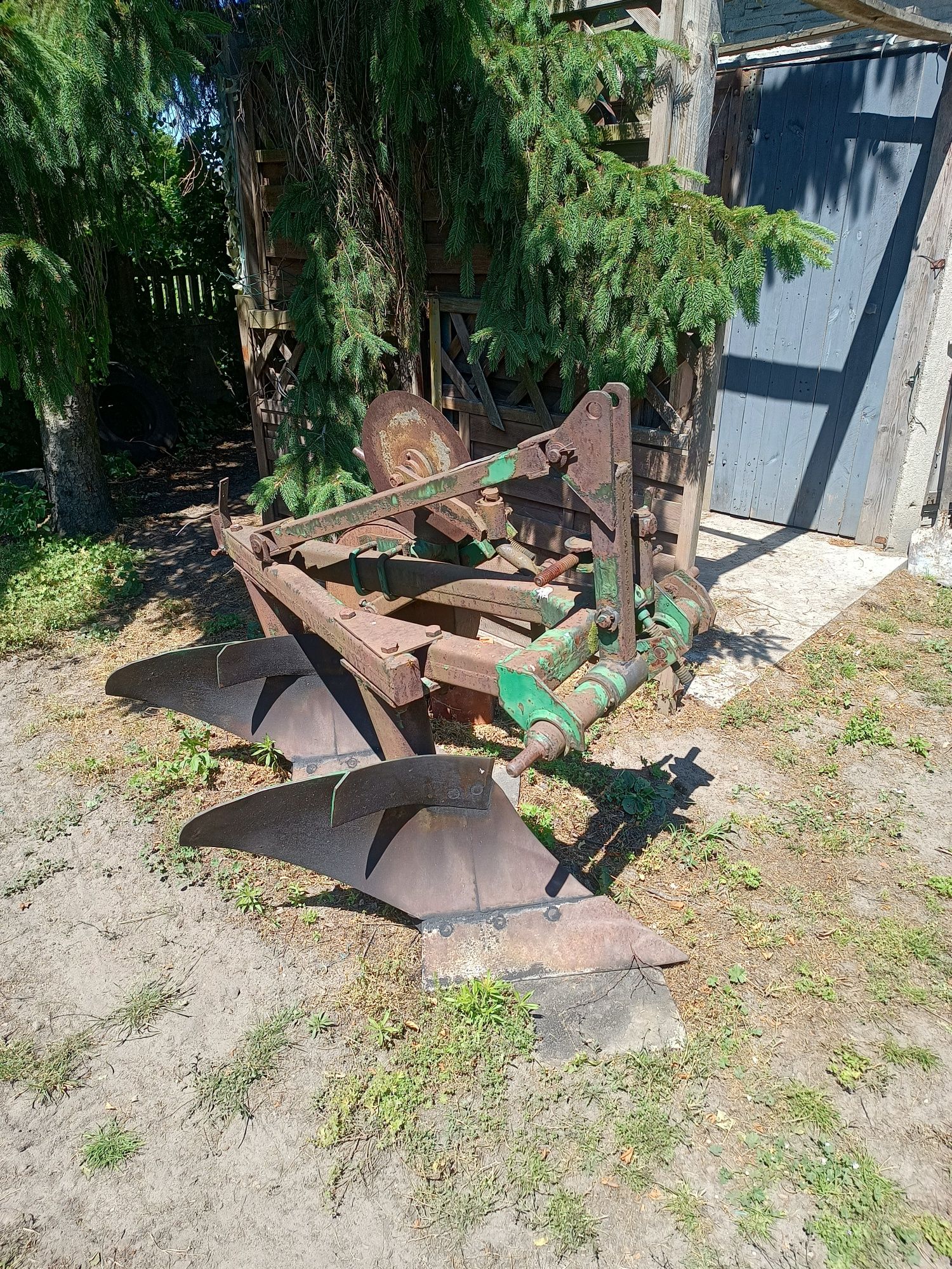 Ursus C-328 plus pług