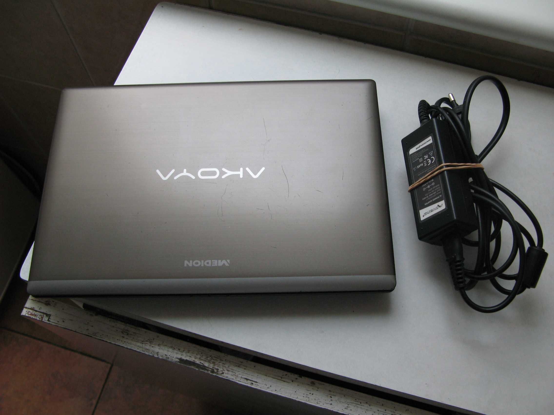 Портативний ноутбук Medion (2Гб DDR3 /SSD/HDMI/батарея 4 години)