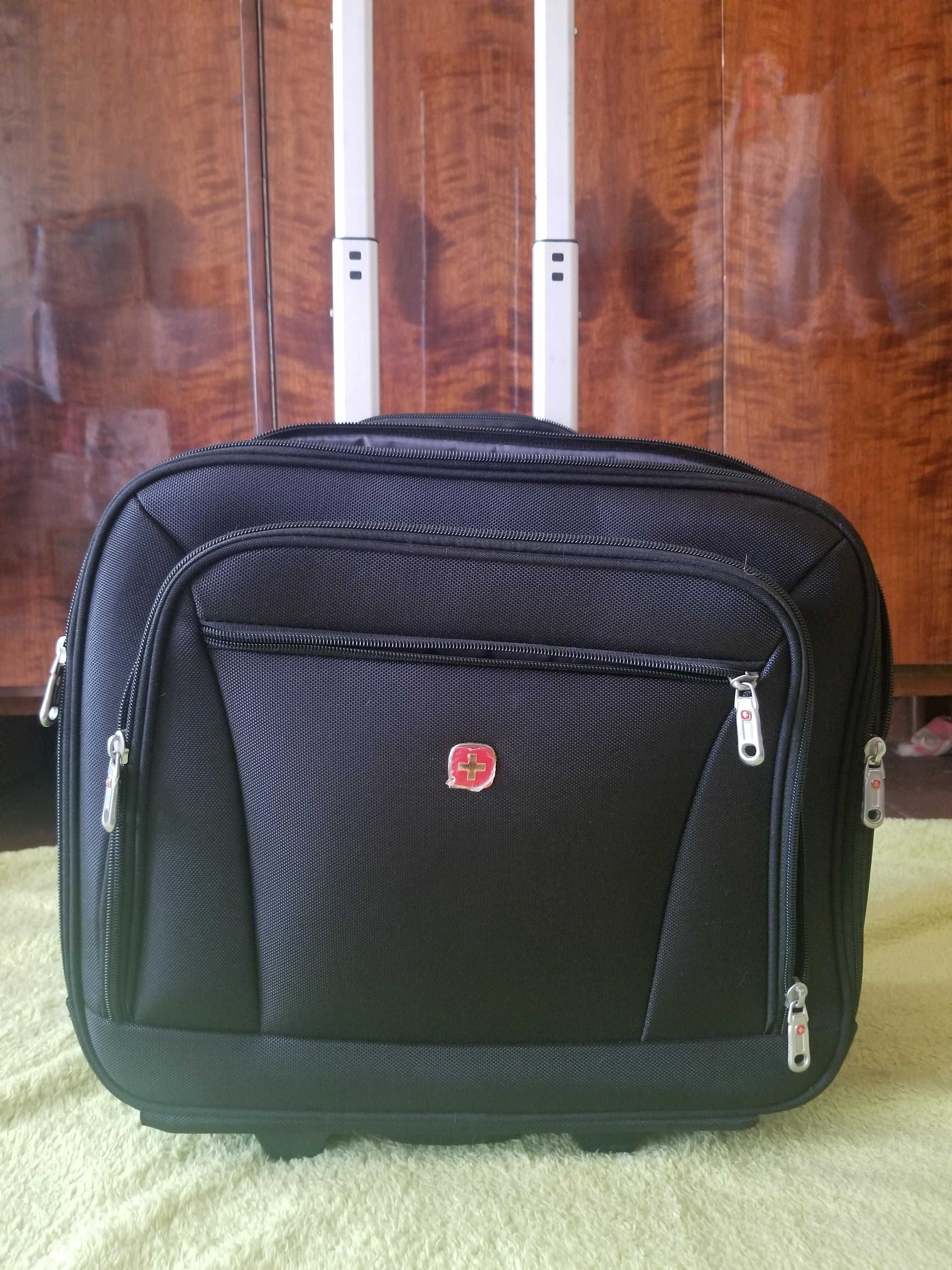 Чёрный чемодан SwissGear