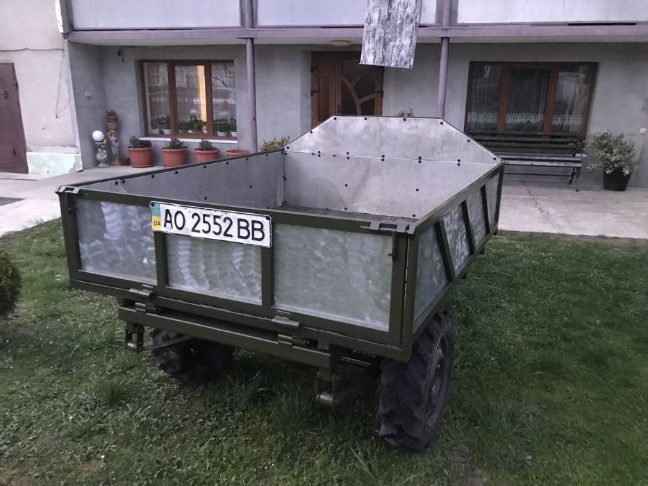 Грузовий трицикл, не трактор