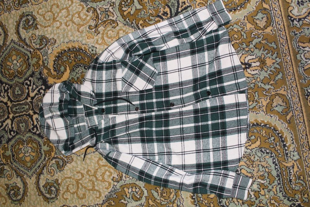 Сорочка біло-зелена для дівчат