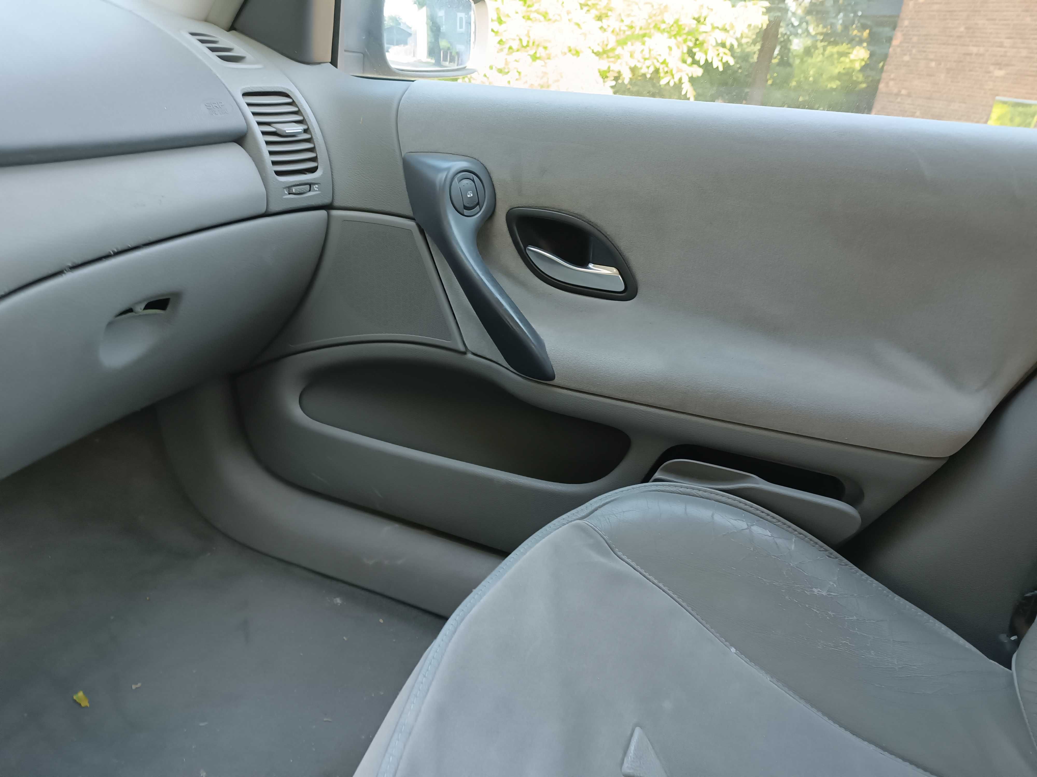 Syndyk sprzeda Renault Laguna