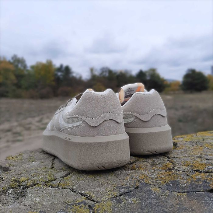 Жіночі кросівки New Balance CT302 бежеві
